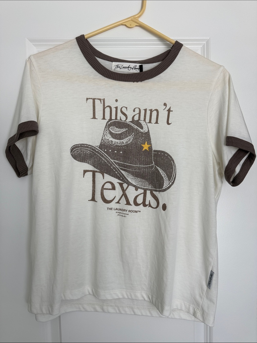 The Laundry Room Cream & Brown 'This Ain't Texas' Graphic Tee